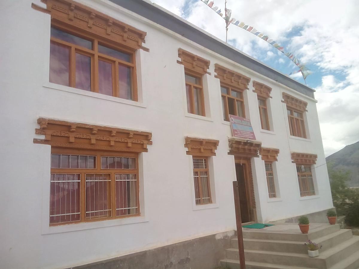 Padam Hotel Rigyal מראה חיצוני תמונה
