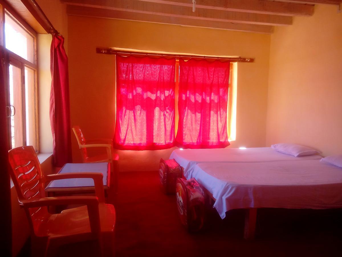 Padam Hotel Rigyal מראה חיצוני תמונה