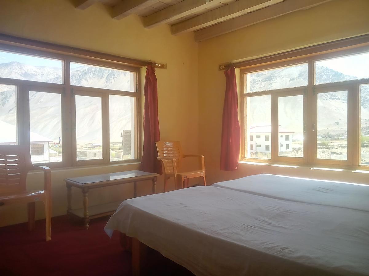Padam Hotel Rigyal מראה חיצוני תמונה